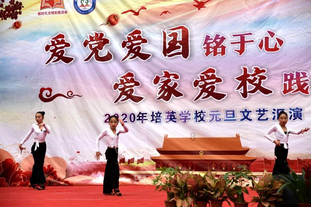 男生火场中给母亲发消息说出不去了,母亲:目前仍失联